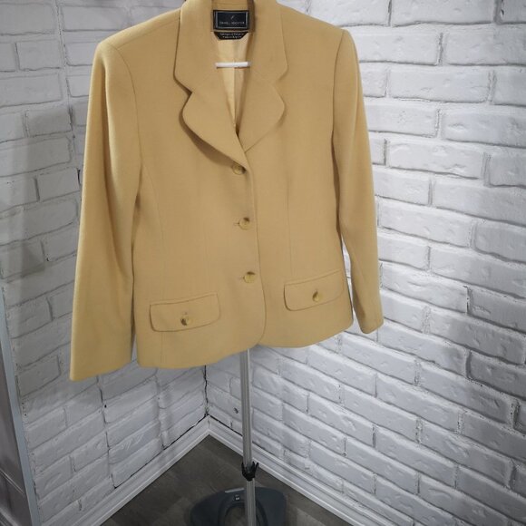 Daniel Hechter Ladies Gold Fully Lined Blazer - Picture 1 of 13